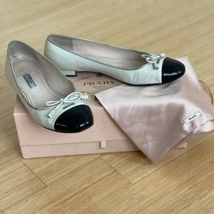 Prada leather two-tone ballet small heel flats with bow